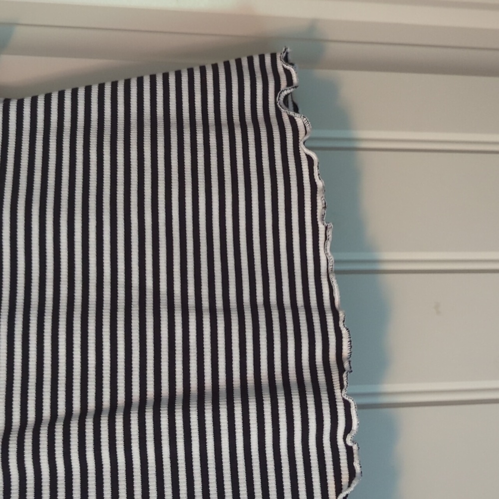 Riley & Rae Ribbed Knit Short-Sleeved Tee - Picture 4 of 9